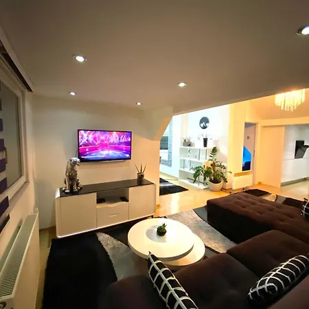 Luxury Black & White Lägenhet *