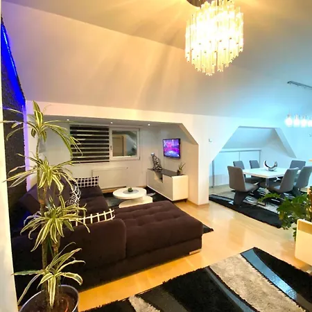 Luxury Black & White *