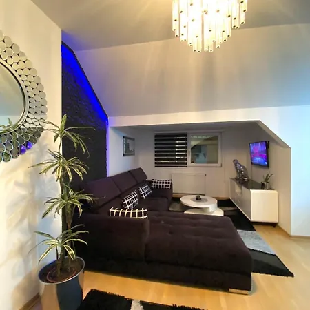 Luxury Black & White 塞拉耶佛