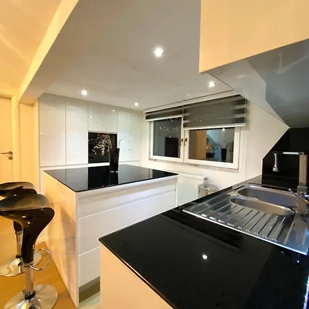 Luxury Black & White *