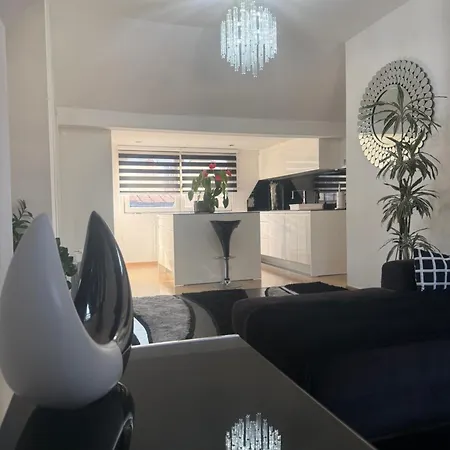 Luxury Black & White * 塞拉耶佛