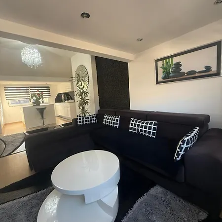 Luxury Black & White * 塞拉耶佛