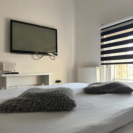 Luxury Black & White *