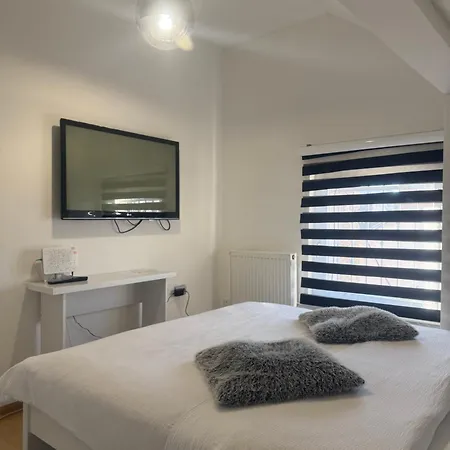 Luxury Black & White *