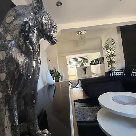 Apartment Luxury Black & White Sarajevo