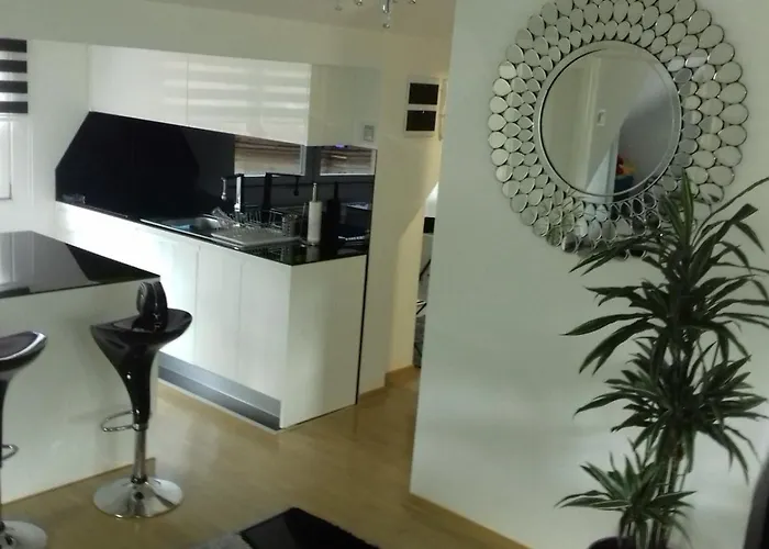 Luxury Black & White Lejlighed *