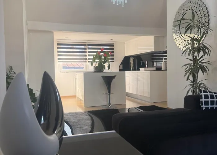 Luxury Black & White * Sarajevo