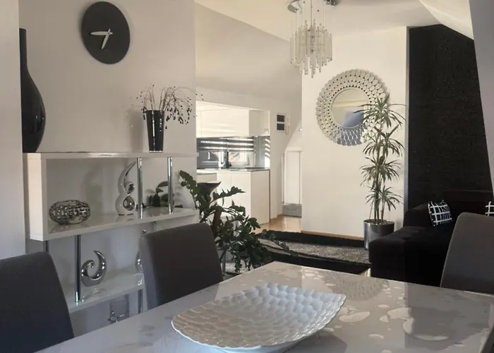 Luxury Black & White *