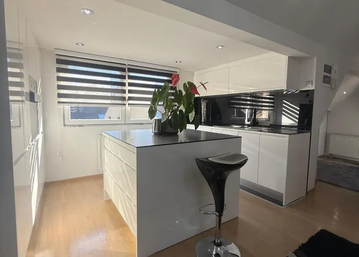 Luxury Black & White Lejlighed *